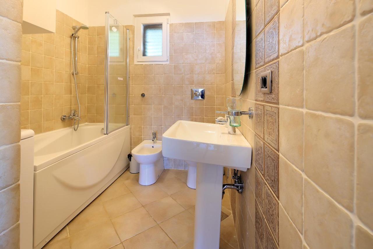 Apartment Vincent With Beautiful Sea View Terrace Klenovica Exteriör bild